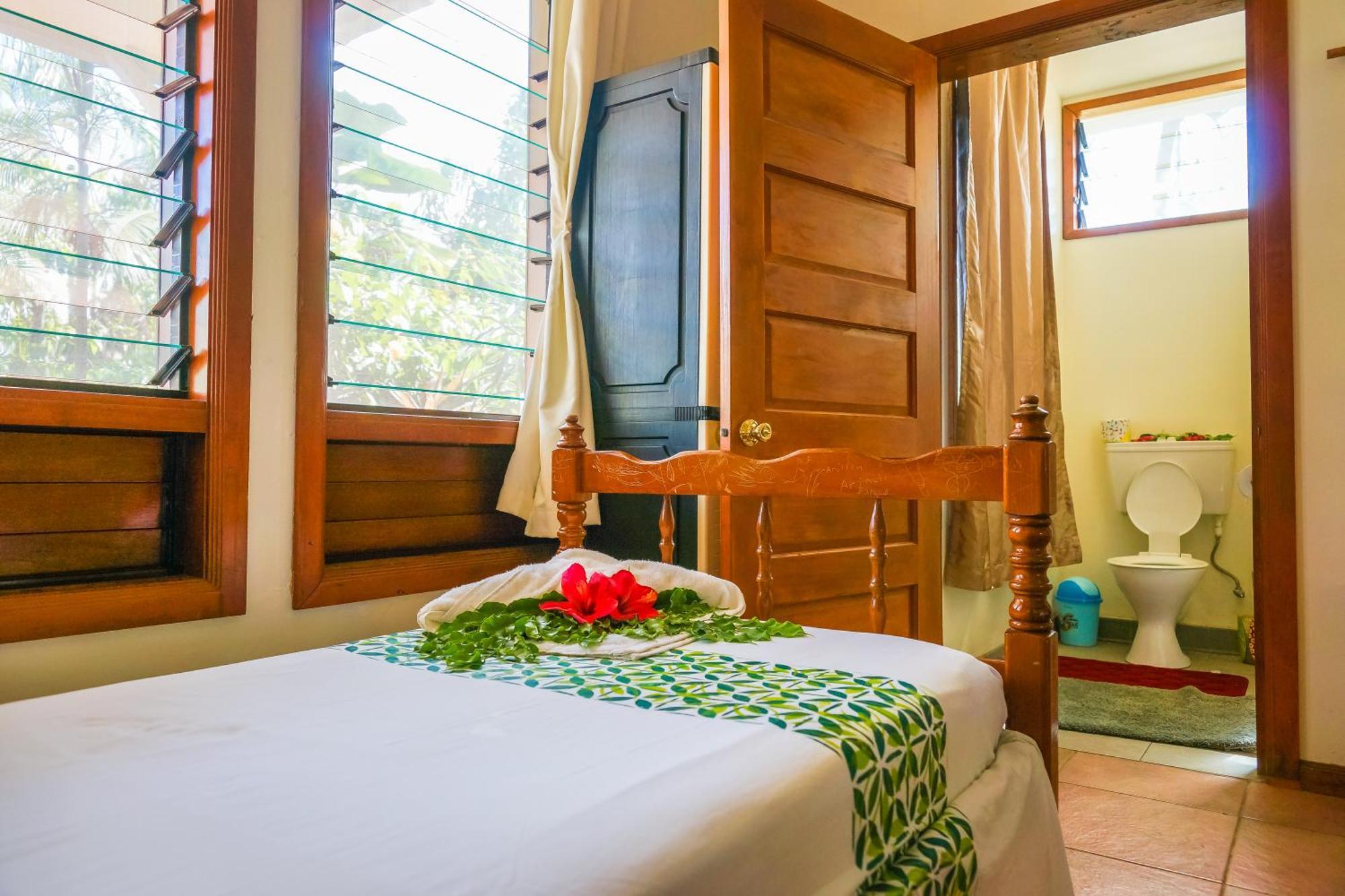 Lynn'S Getaway Hotel Apia Exterior photo